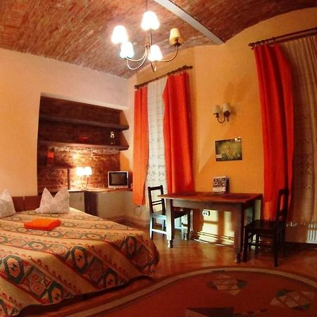 Brasov Apartment In Historic Center Стая снимка